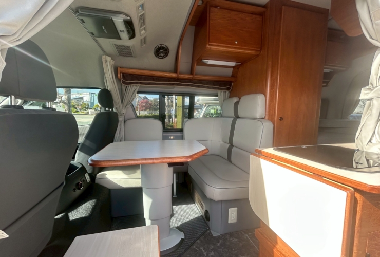 エントランスより